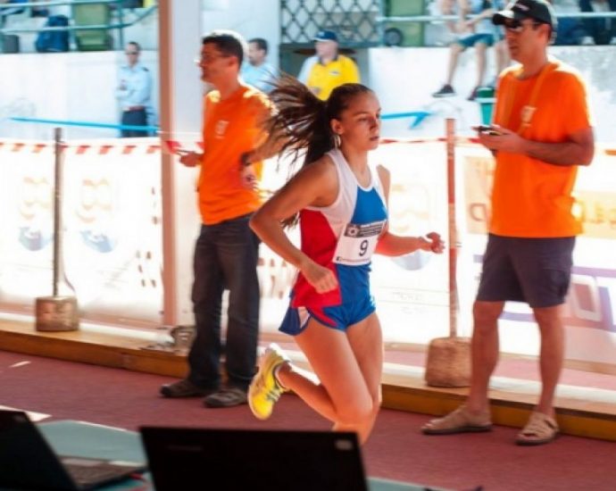 15-летняя башкирская рапиристка Адэлина Бикбулатова завоевала золотую медаль в Пловдиве и в Шахтах
