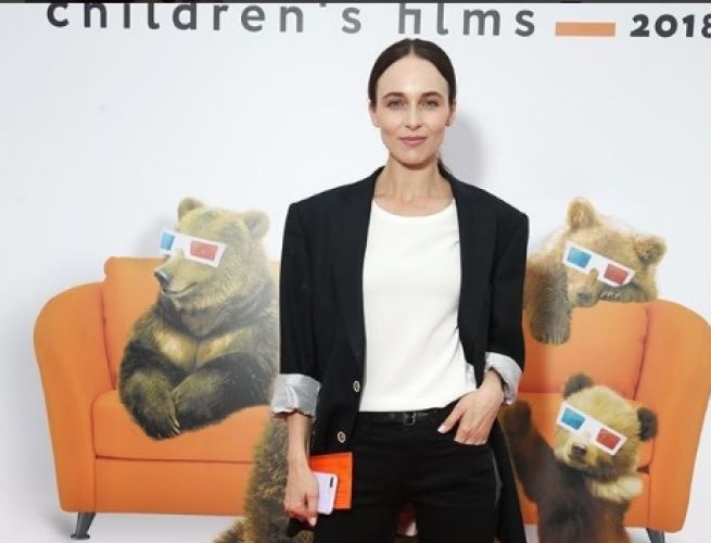Актриса Анна Снаткина поблагодарила кинофестиваль «В кругу семьи»