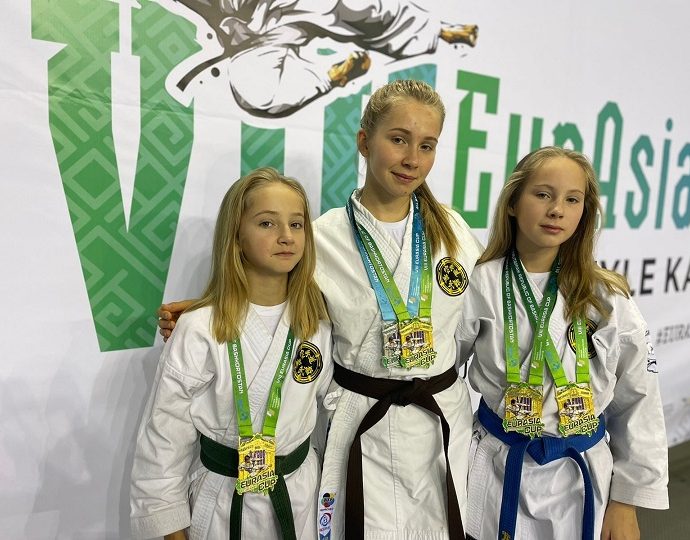 Сёстры-каратистки из Великого Новгорода привезли 5 медалей с соревнований “Кубок Евразии”
