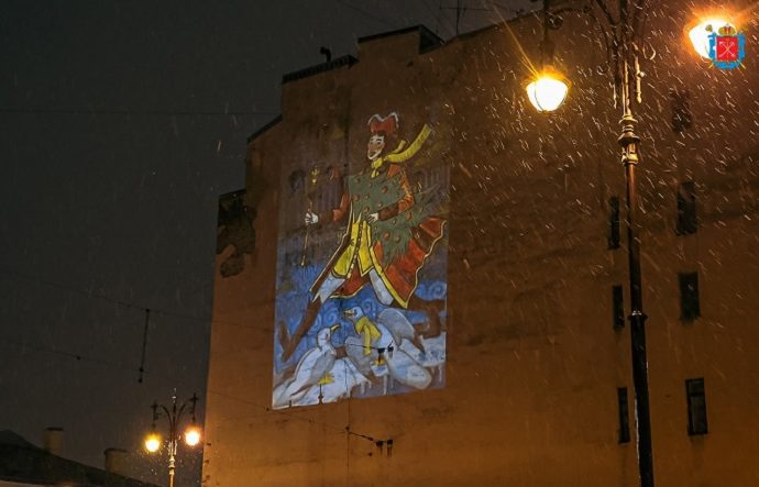 Необычные новогодние открытки украсили фасады зданий в Санкт-Петербурге