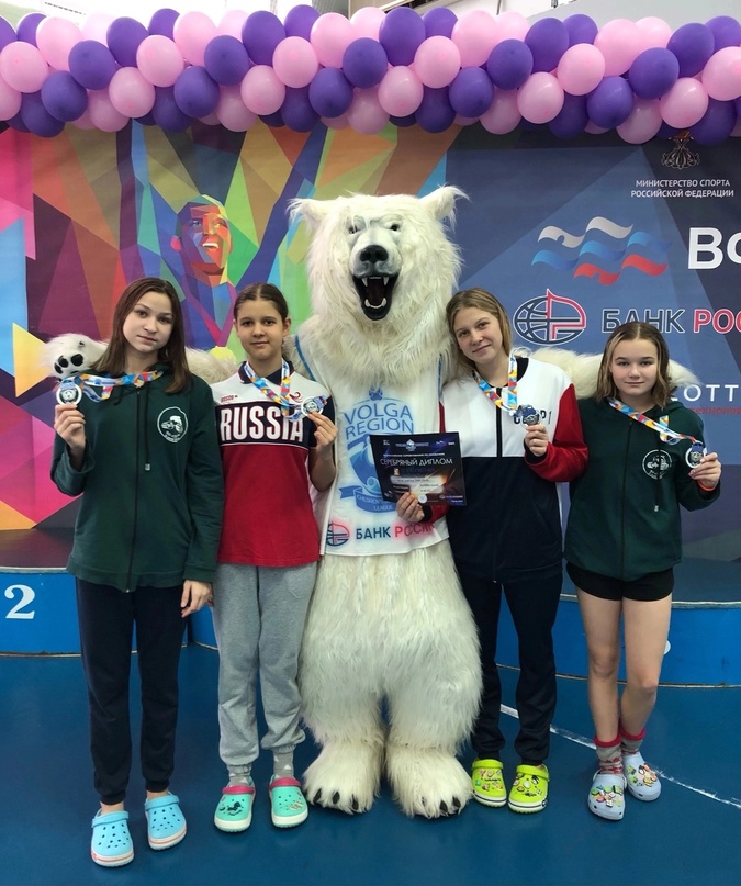 Новгородские пловцы завоевали почти 30 наград «Детской лиги» в Пензе