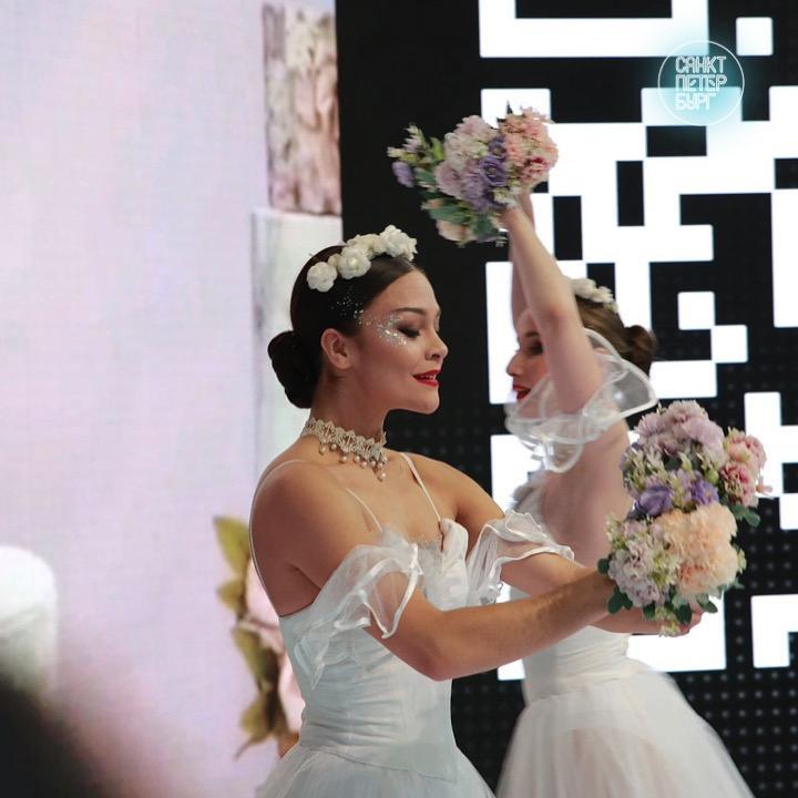 На экспозиции Санкт-Петербурга проходит день свадебного туризма
