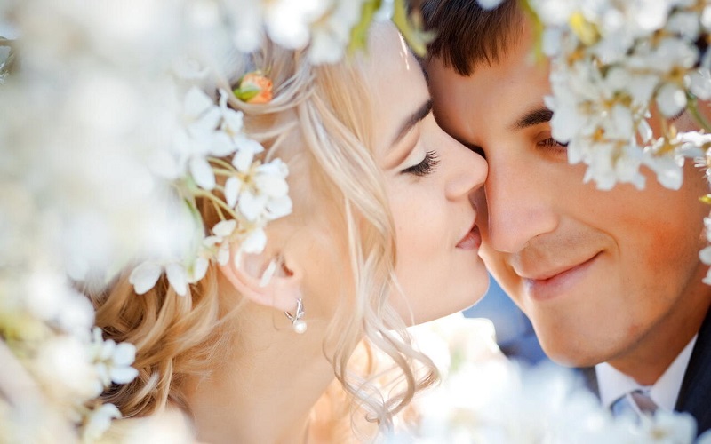 Любви все возрасты покорны: более 400 пар поженились в Ленобласти в январе 2024 года